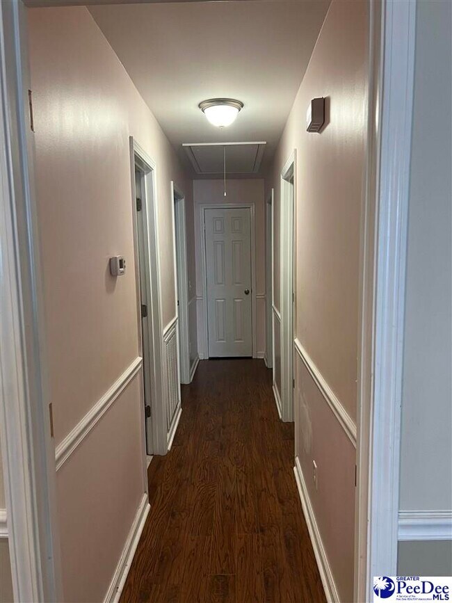 Building Photo - 3044 Trent Dr