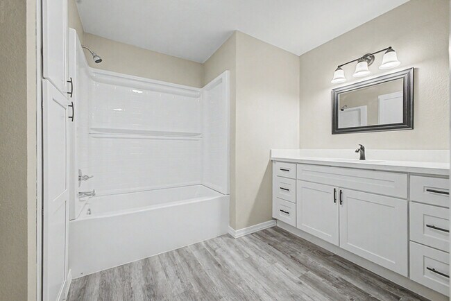 Building Photo - Single Family