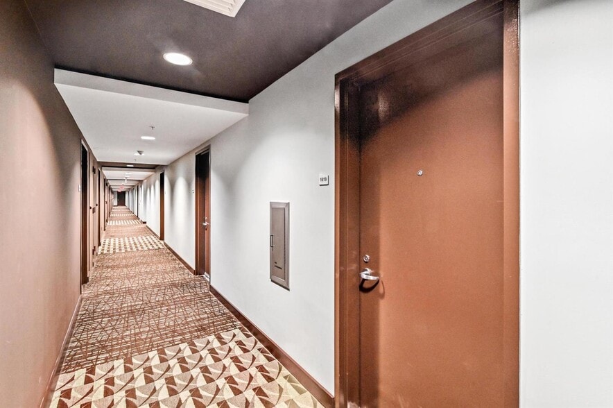 Building Photo - 60 SW 13th St