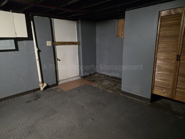 Building Photo - 338 La Motte Ln