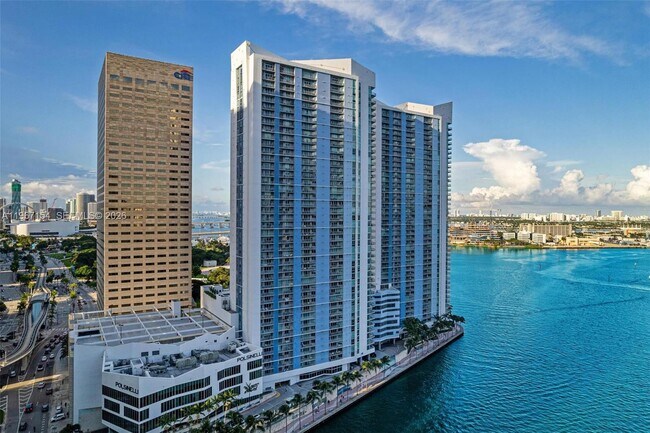 Building Photo - 325 S Biscayne Blvd