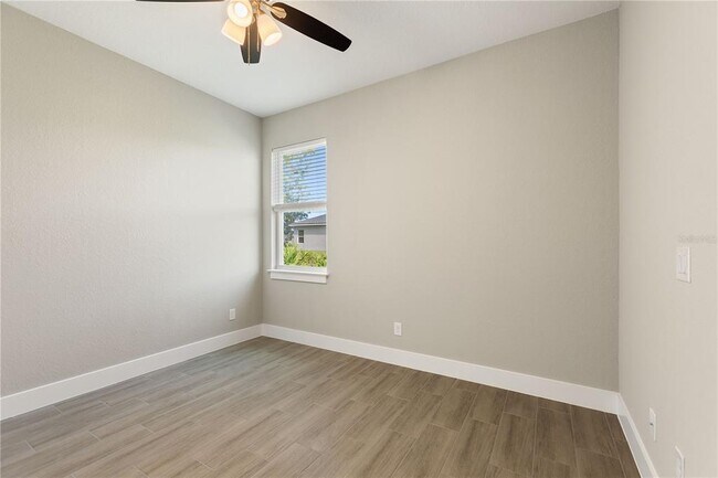 Building Photo - 205 Hyacinth Ct
