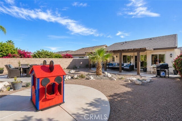 Building Photo - 748 Mira Grande