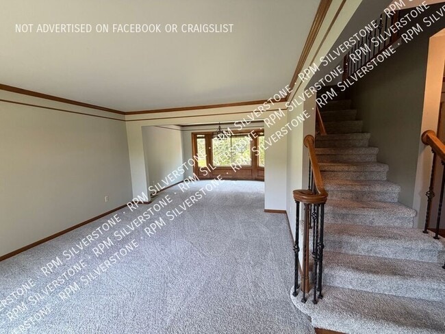 Building Photo - 869 Timberline Dr