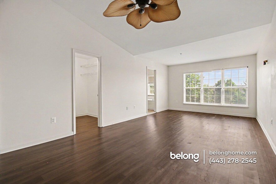 Building Photo - 2532 Emerson Dr