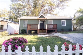 Building Photo - Beautiful 3bd Bungalow Minutes From W Midt...