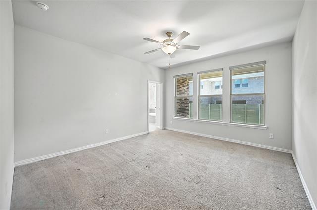 Building Photo - 700 Parkside Dr