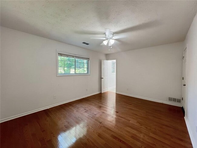 Building Photo - 2688 Shetland Ln