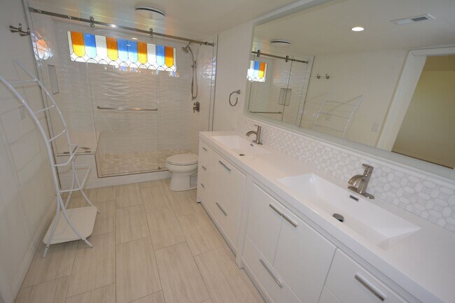 Building Photo - 3BED/3.5BATH in Hollywood Beach