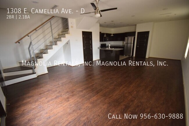 Building Photo - 2 Bed 2 Bath Townhome