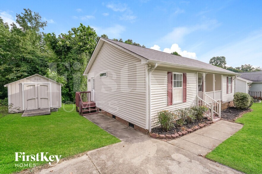 Building Photo - 514 3 Oaks Dr