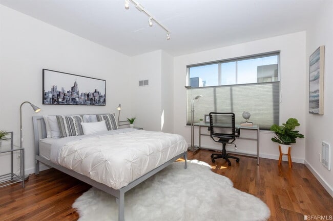 Building Photo - 238 Olive St
