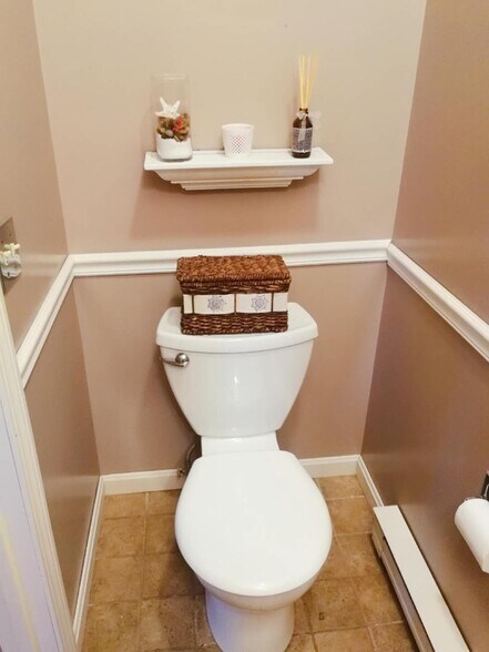 Building Photo - 104 Woodbine by the Lake