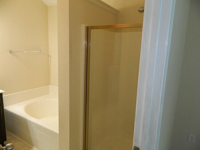 Building Photo - 1132 Honeywell Dr