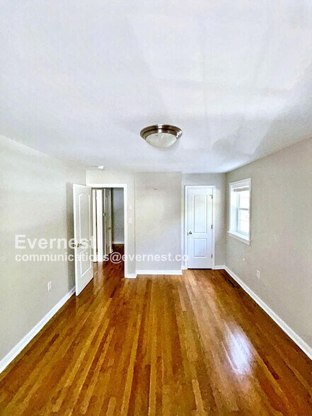 Building Photo - 4520 Grove Ave