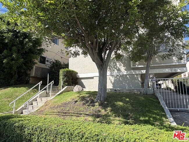 Building Photo - 741 Venice Way