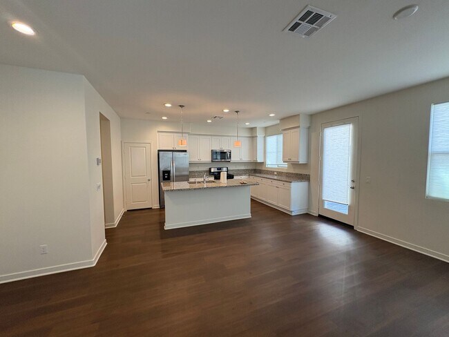 Building Photo - Spacious 3-Bedroom Townhome with Garage and Solar