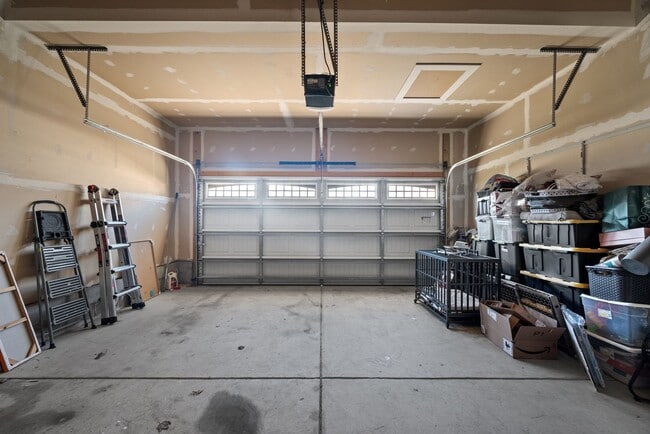 Building Photo - Charming two-story, 4-bedroom, 3-bathroom home.