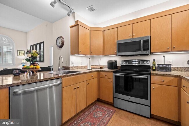 Building Photo - 631 D St NW