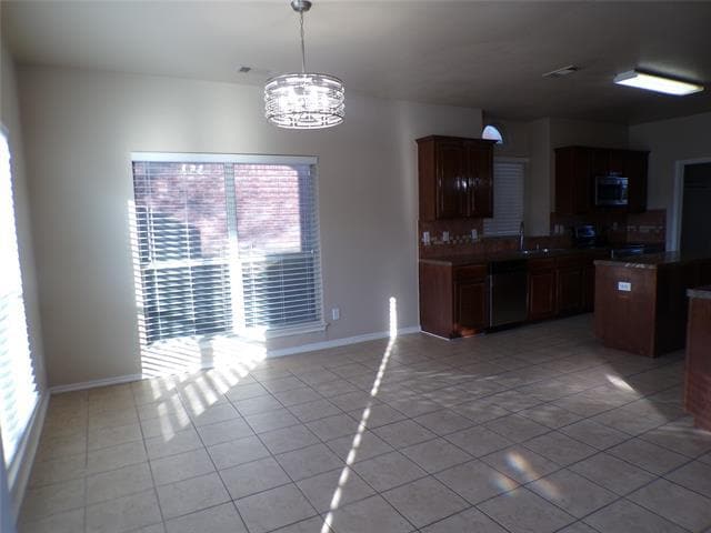 Building Photo - 822 Christine Dr