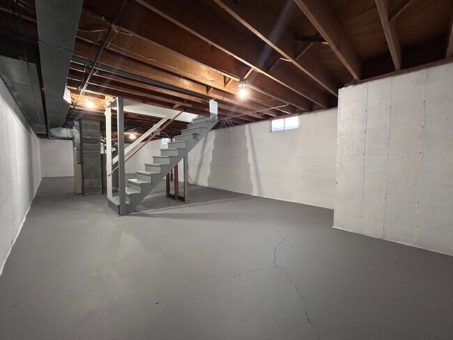 Building Photo - 3057/3059 Goodman Ave SW