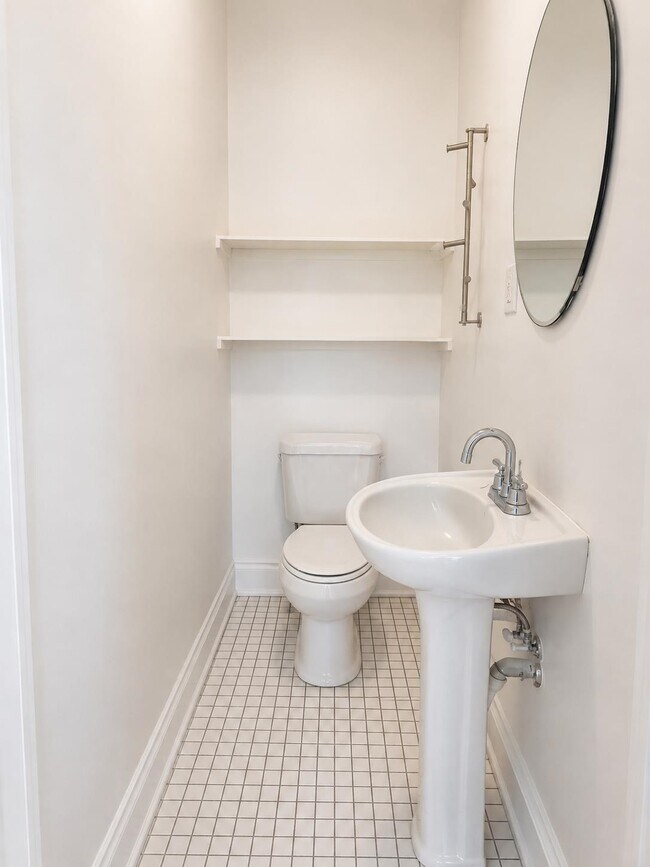 Building Photo - 60 Clifton Pl