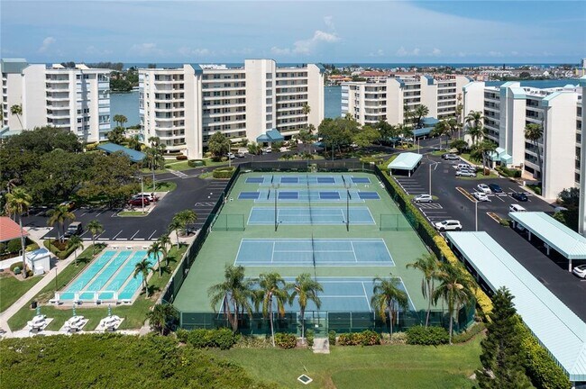 Building Photo - 7907 Sailboat Key Blvd S