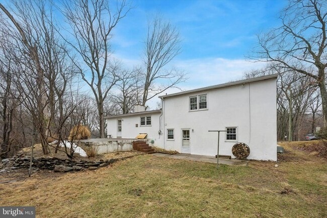 Building Photo - 76 Birch Ln