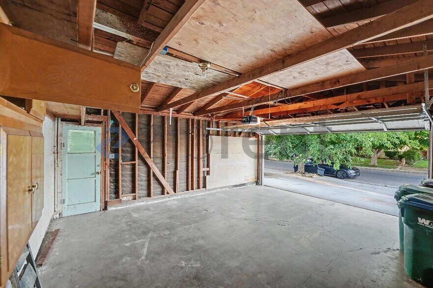 Building Photo - Unit
