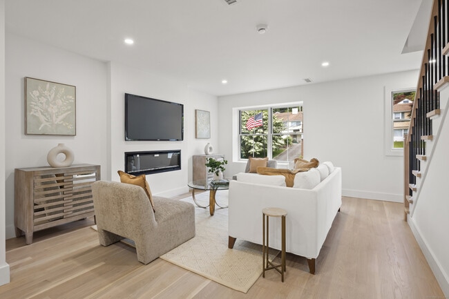 Building Photo - 26 Homestead Ln