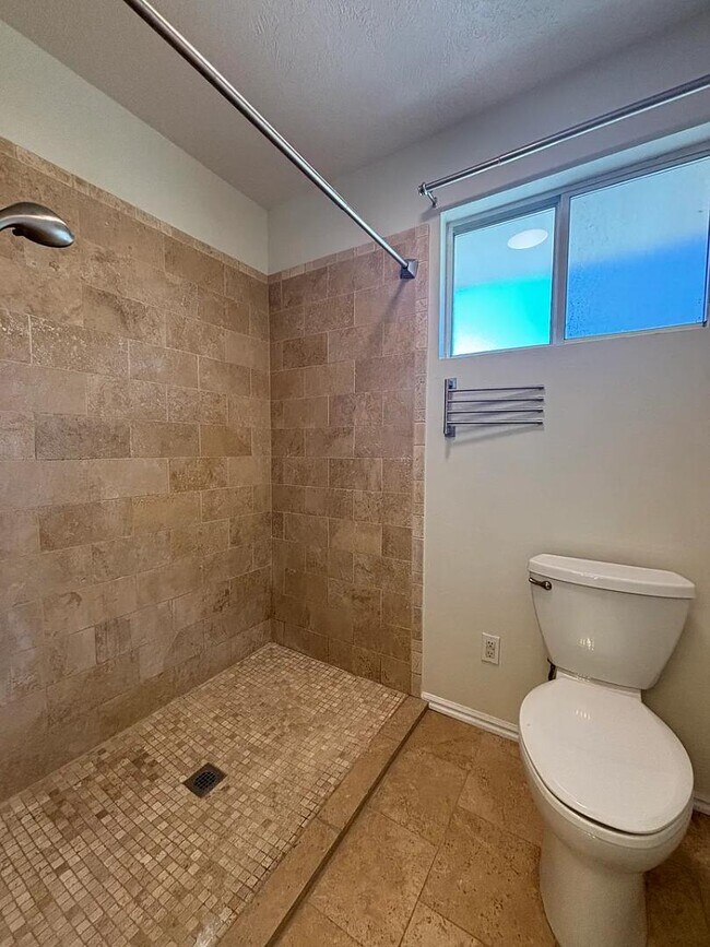 Building Photo - 428 Paintbrush Way