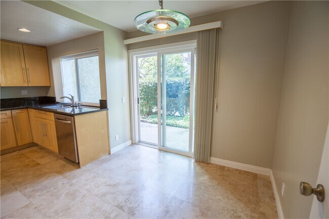 Building Photo - 48 Hilltop Cir