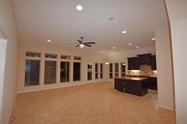 Building Photo - 2918 Silhouette Bay Dr