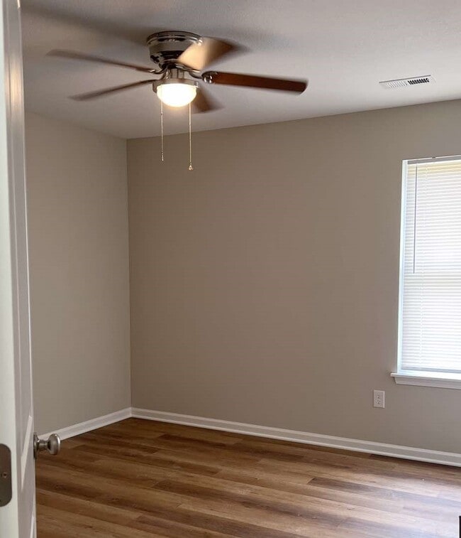 Building Photo - 134 SW 145th Rd