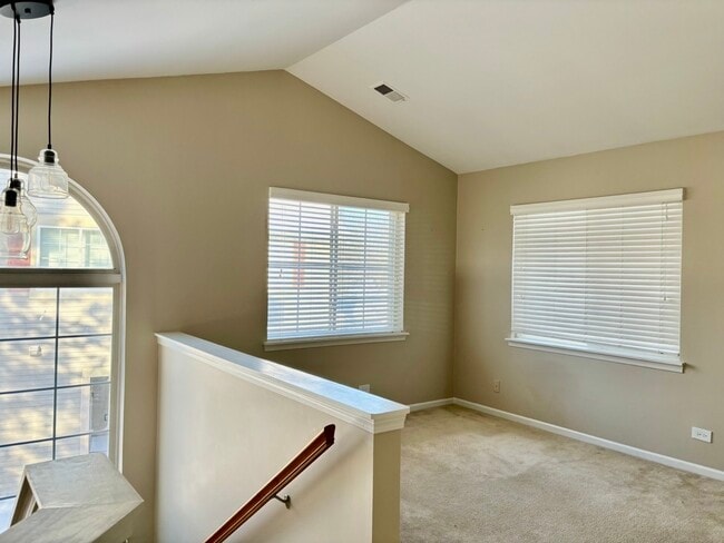 Building Photo - 2711 Odlum Dr