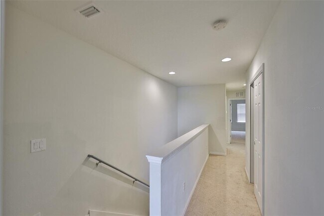Building Photo - 9160 Hillcroft Dr