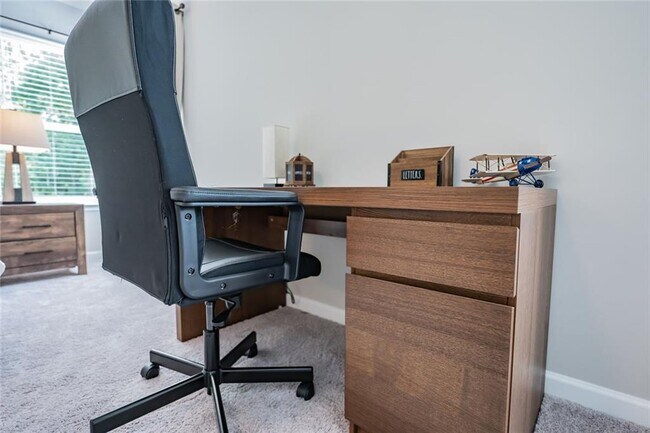 Building Photo - 454 Burgundy Terrace SE