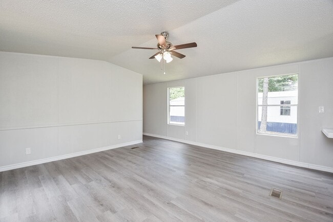 Building Photo - Be part of this cozy community at Roy Harris Loop