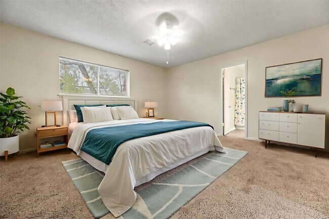 Building Photo - 1103 Suwanee Ln