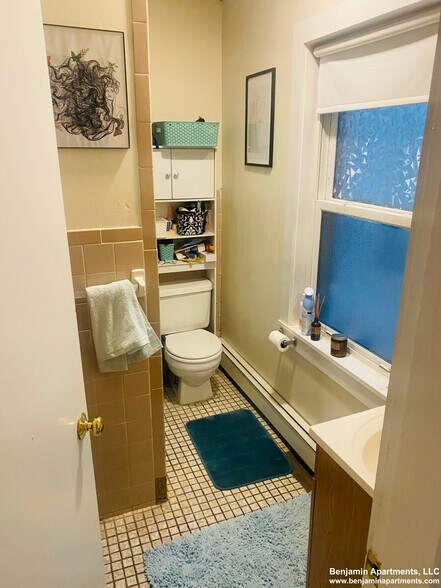 Building Photo - 94 W Cedar St