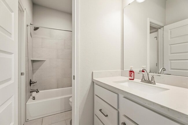 Building Photo - 28344 Woodsons Forest Dr