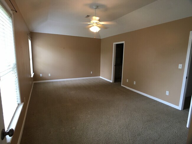 Building Photo - 9840 Empress Blvd
