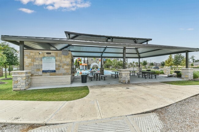 Building Photo - 15775 Cairnwell Bend Dr