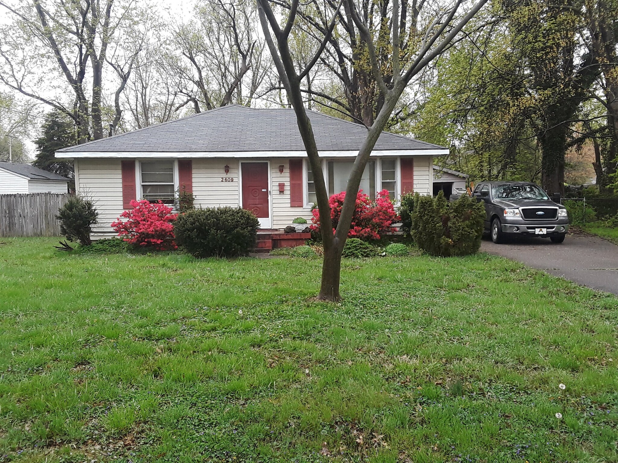 Building Photo - 2609 Pioneer Rd