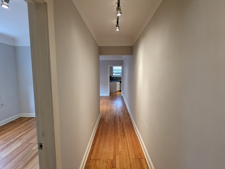 Building Photo - 2329 N Rockwell St