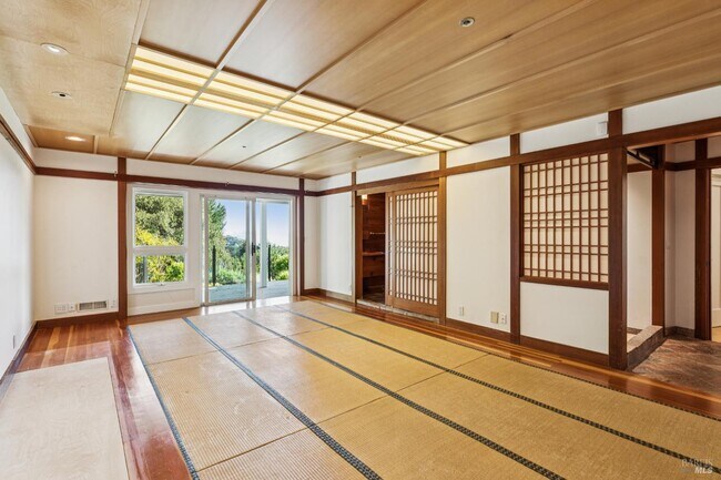 Building Photo - 95 Spring Ln