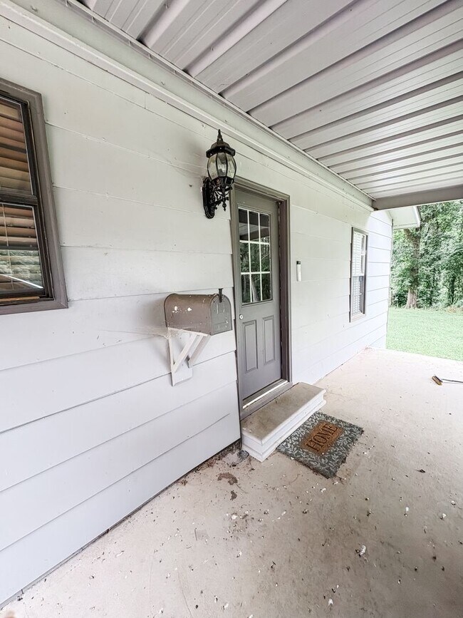 Building Photo - Beautiful 3BR/1BA in the country