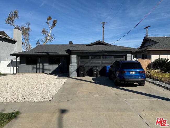 Building Photo - 16047 Bryant St