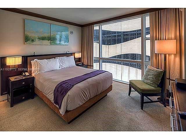 Building Photo - 6801 Collins Ave