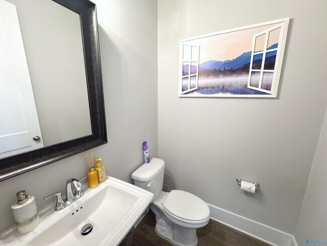 Building Photo - 401 Peach Orch Ln